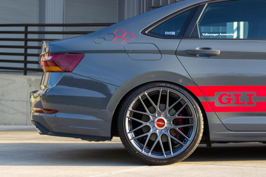 Детали экстерьера Volkswagen Jetta GLI by H&R Special Springs 2019 года  (фото 5 из 5)